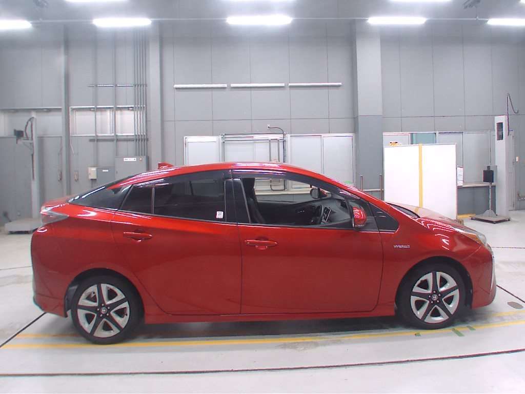 2017 Toyota Prius Sツーリングセレクション auction photo 3