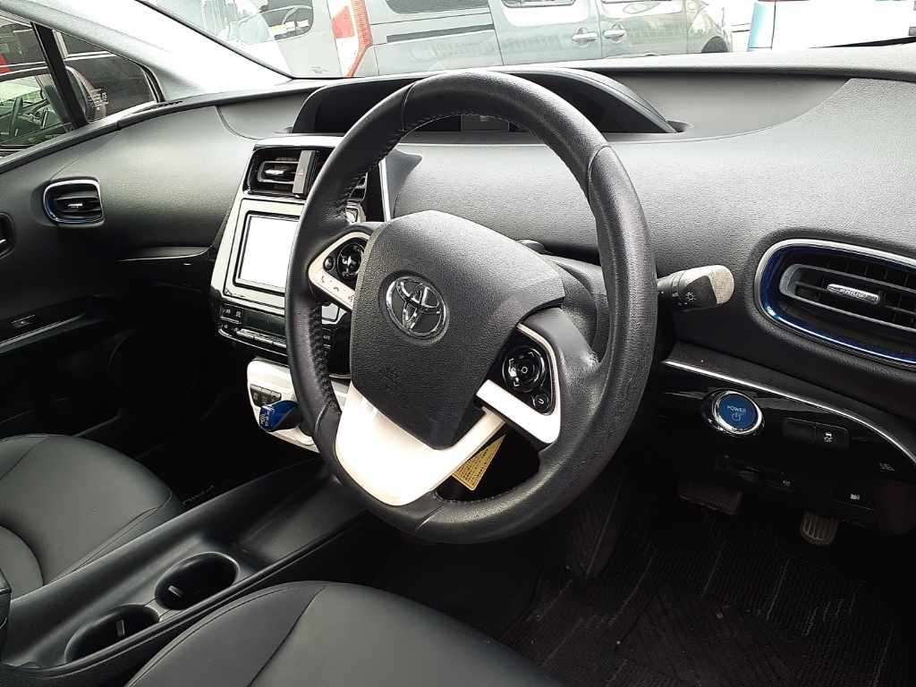 2017 Toyota Prius Sツーリングセレクション auction photo 7