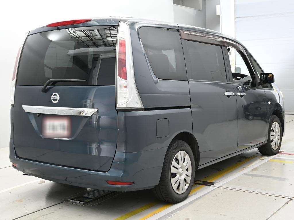 2012 Nissan Serena 20S auction photo 2