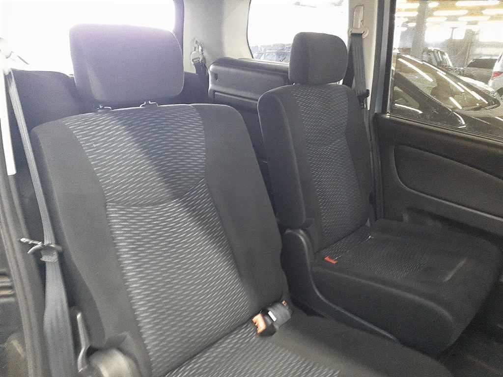 2012 Nissan Serena 20S auction photo 11