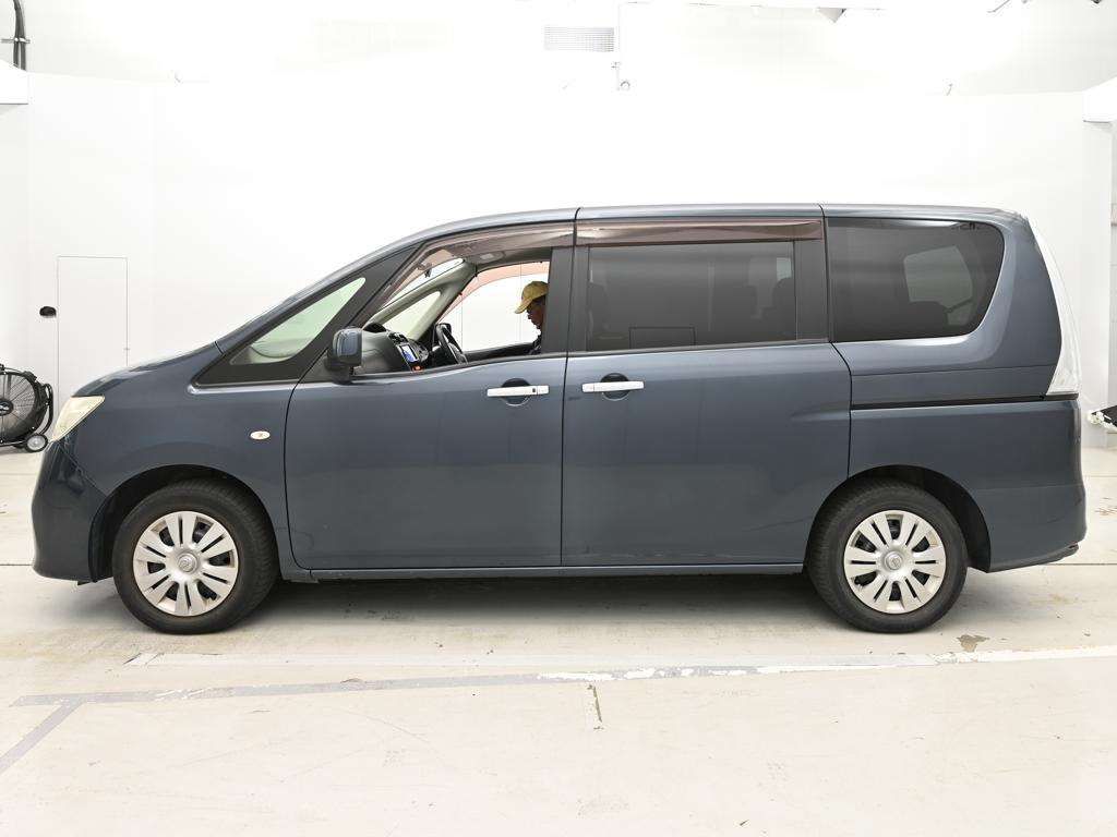 2012 Nissan Serena 20S auction photo 4