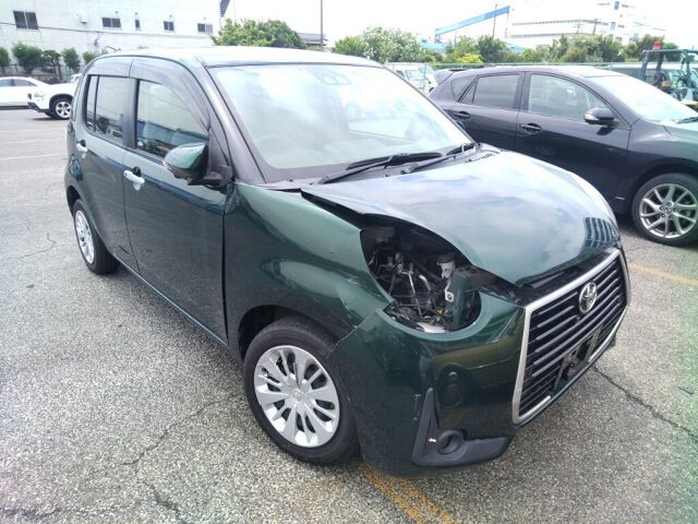 2021 Toyota Passo モーダチャーム Japan auction vehicle