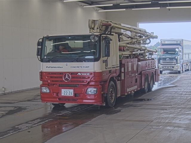Japan Auction Vehicles 19 2006 Mercedes-Benz コンクリサギョウ auction photo