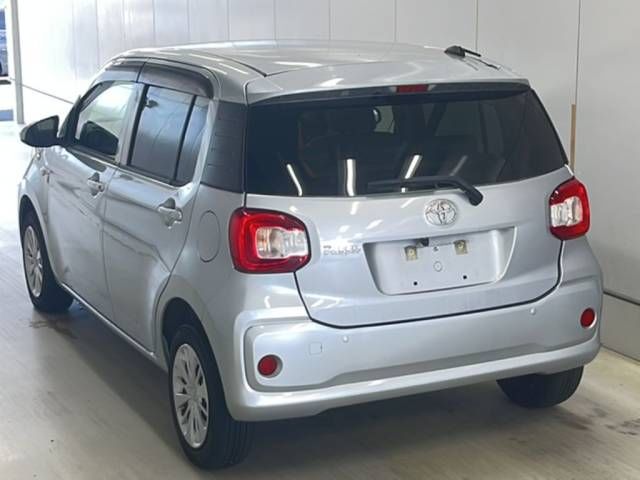 2016 Toyota Passo X L Package S auction photo 3