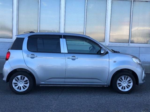 2016 Toyota Passo X L Package S auction photo 2