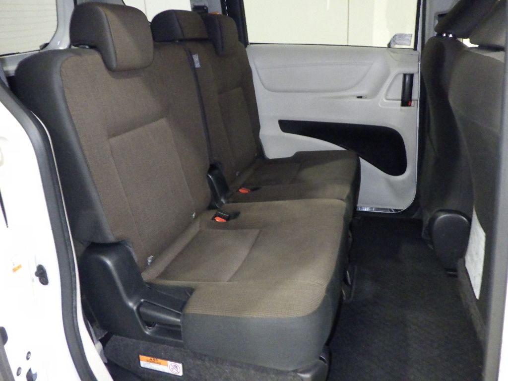 2017 Toyota Sienta Hybrid G ​​7-seater auction photo 7