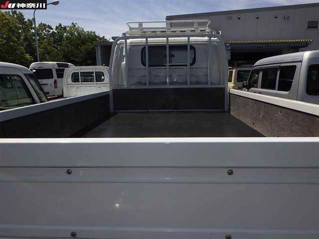 2004 Isuzu Elf 2t ワイドセミロング auction photo 9