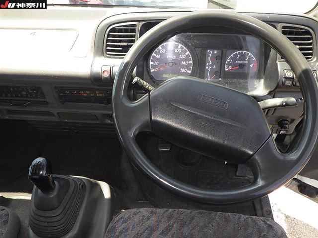 2004 Isuzu Elf 2t ワイドセミロング auction photo 3