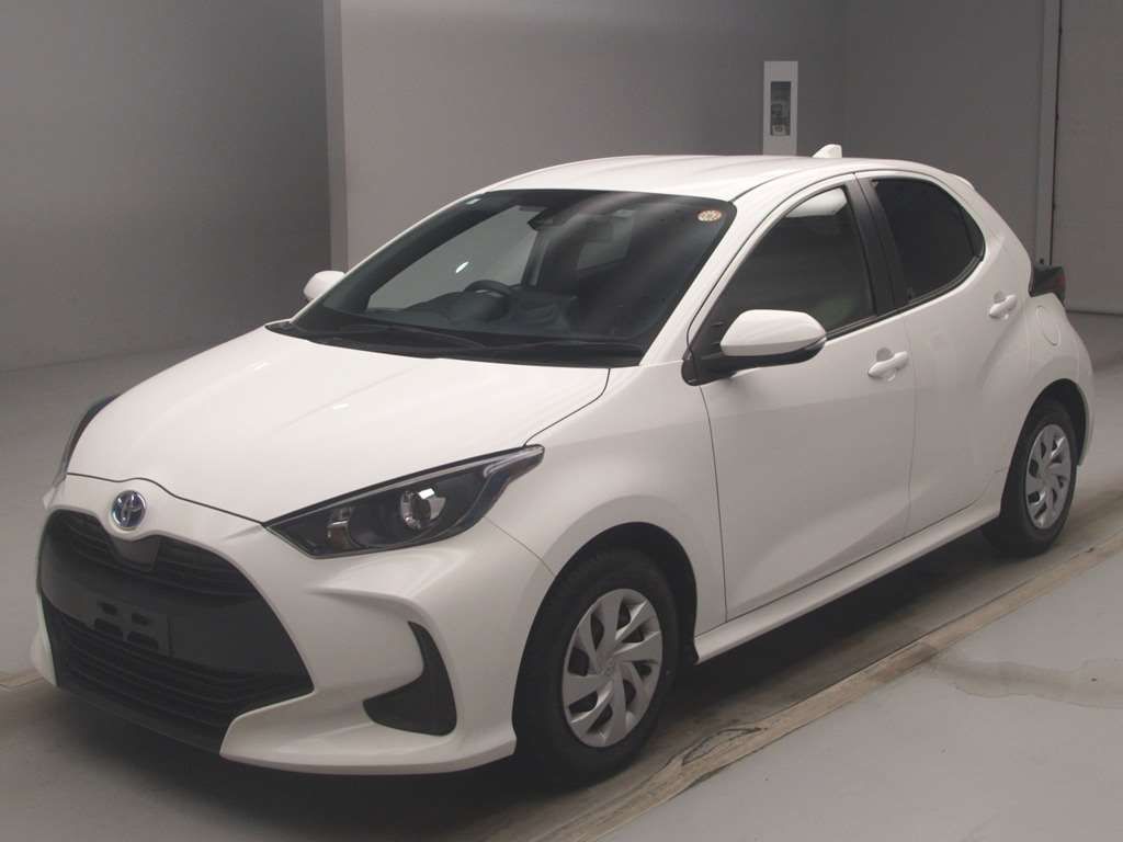 2023 Toyota Yaris ハイブリッドX Japan auction vehicle