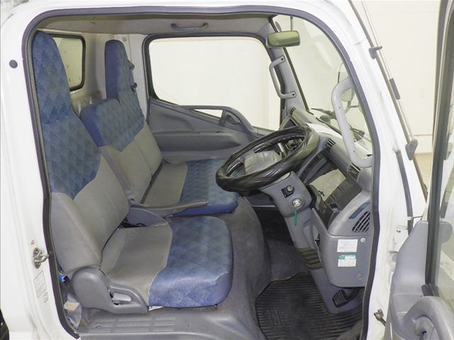 2006 Mitsubishi Fuso Canter バン auction photo 6
