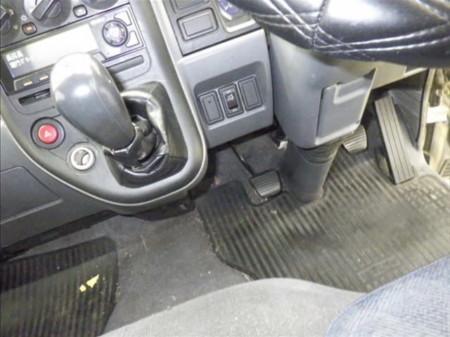 2006 Mitsubishi Fuso Canter バン auction photo 8