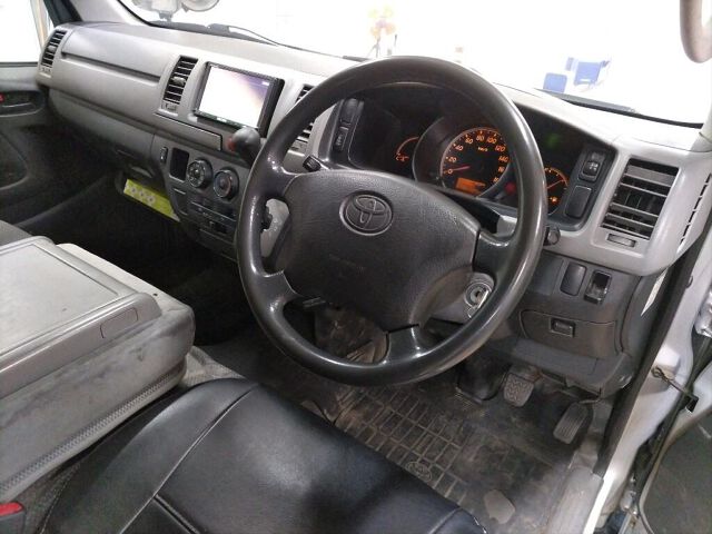 2006 Toyota Hiace ロングDX 4WD auction photo 3