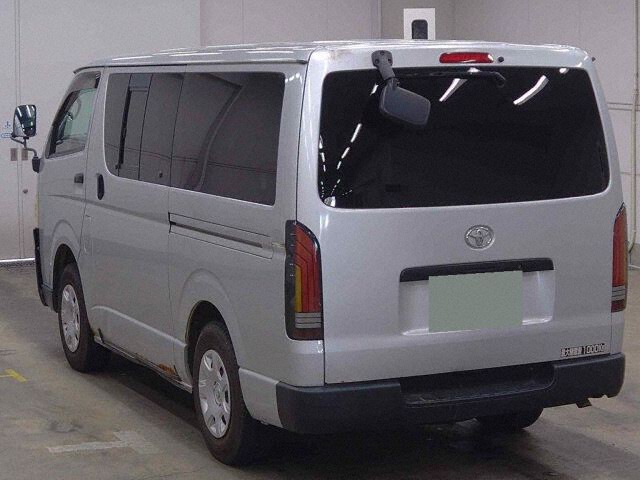 2006 Toyota Hiace ロングDX 4WD auction photo 2