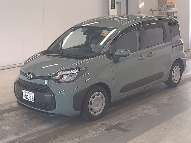 2024 Toyota Sienta ハイブリッドG auction photo 4