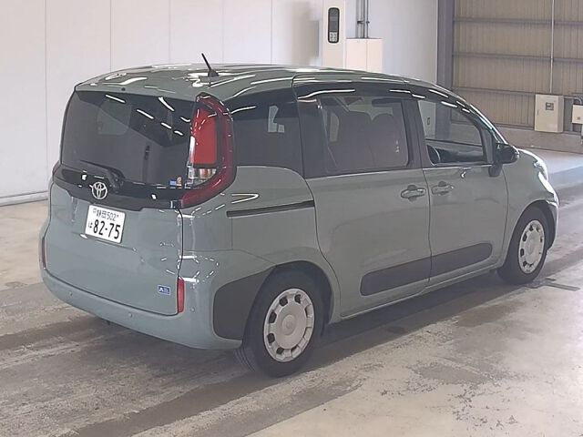 2024 Toyota Sienta ハイブリッドG auction photo 5
