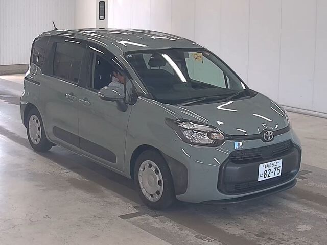 2024 Toyota Sienta ハイブリッドG Japan auction vehicle