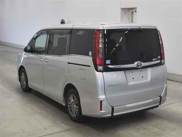2016 Toyota Esquire Xi ウェルキャブスロープ auction photo 2