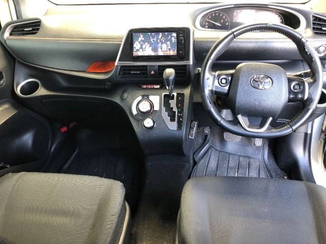 2016 Toyota Sienta G auction photo 4
