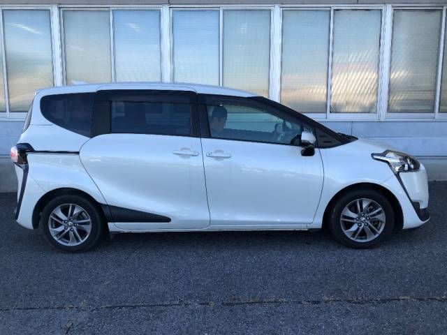 2016 Toyota Sienta G auction photo 2