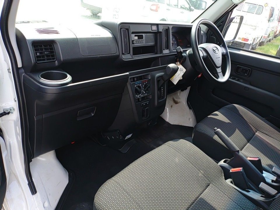 2020 Daihatsu ハイゼット カーゴ auction photo 16
