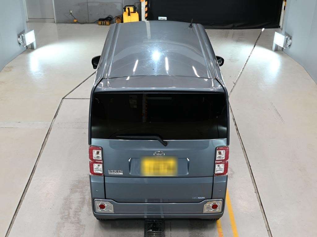 2021 Toyota ピクシスメガ L SA III auction photo 8