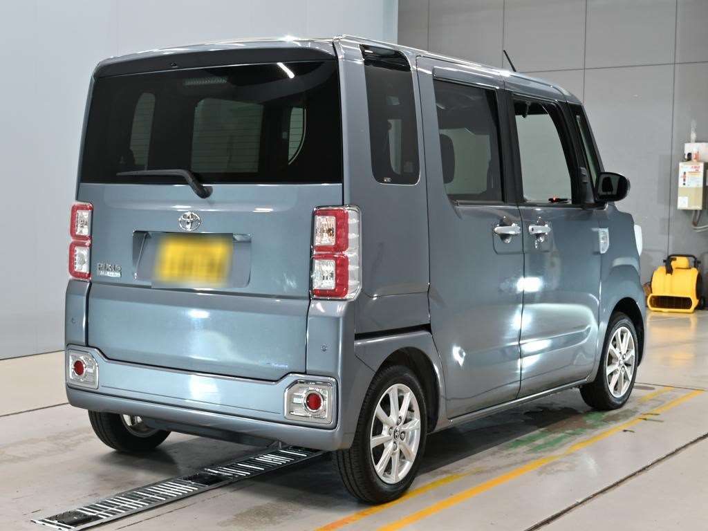 2021 Toyota ピクシスメガ L SA III auction photo 2