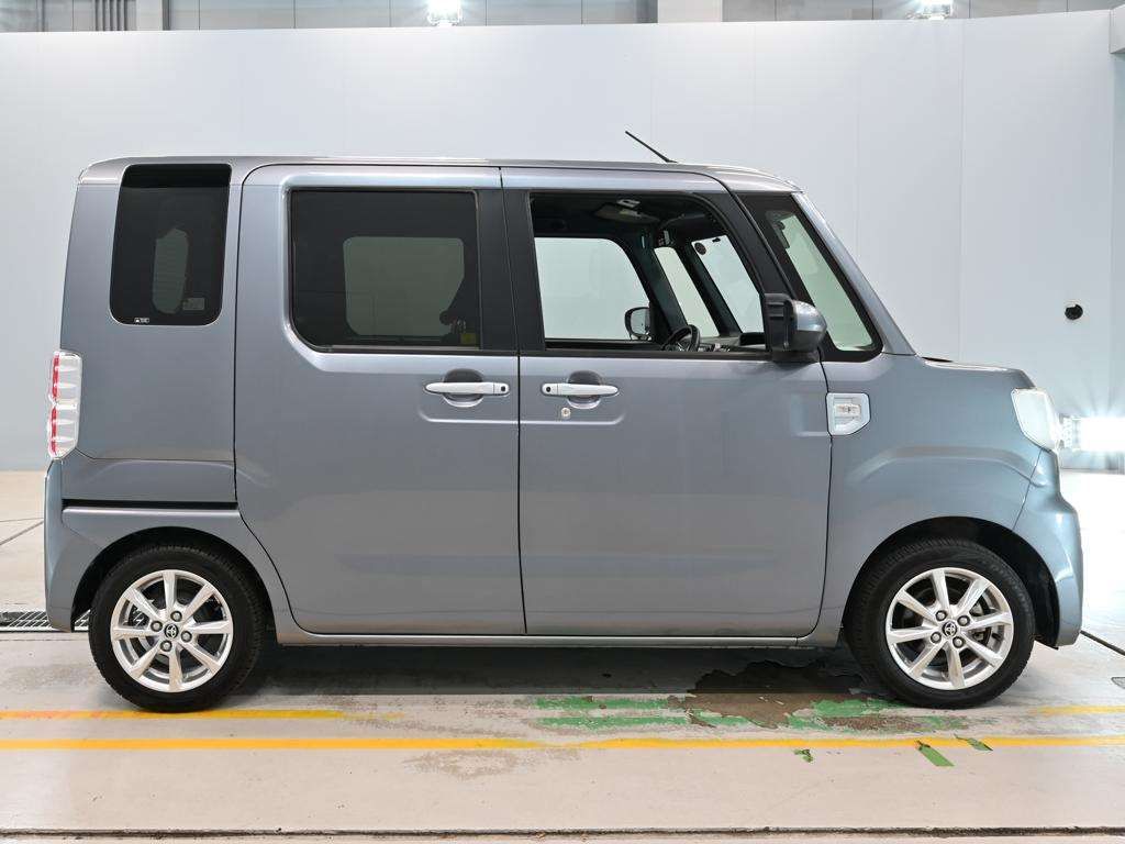 2021 Toyota ピクシスメガ L SA III auction photo 3