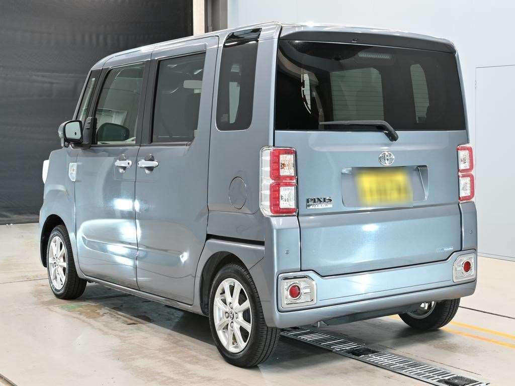 2021 Toyota ピクシスメガ L SA III auction photo 6