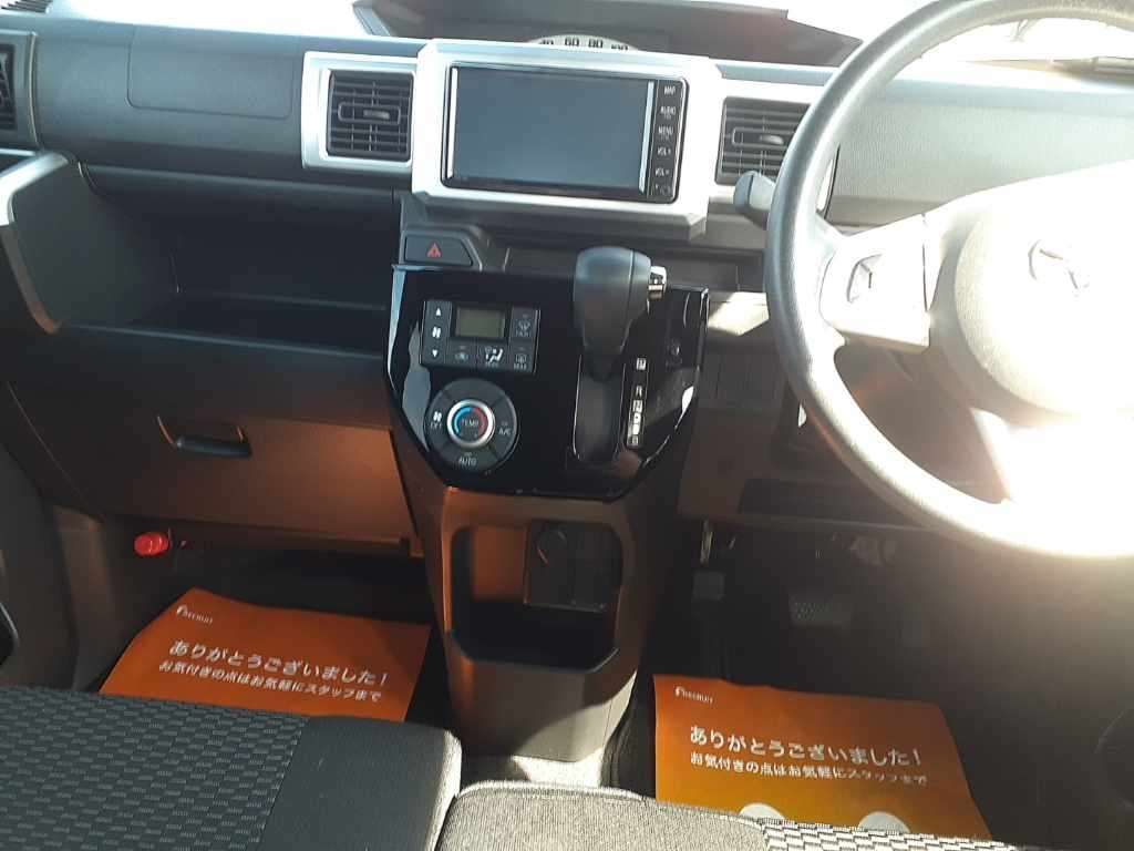 2021 Toyota ピクシスメガ L SA III auction photo 11