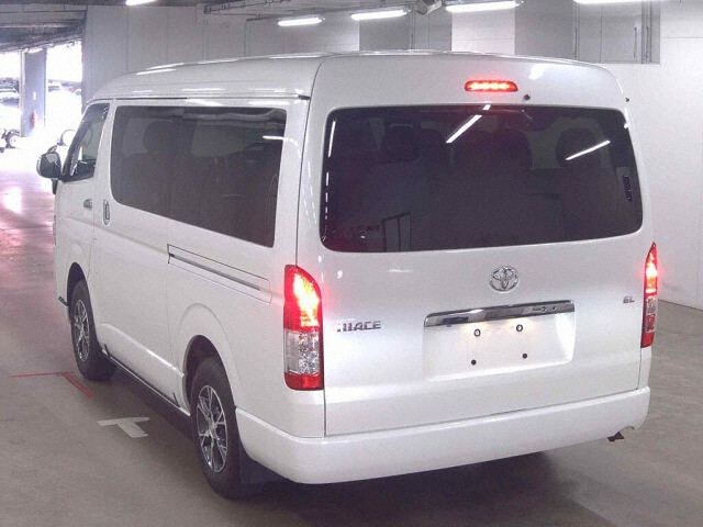 2017 Toyota Hiace GL 4WD auction photo 2
