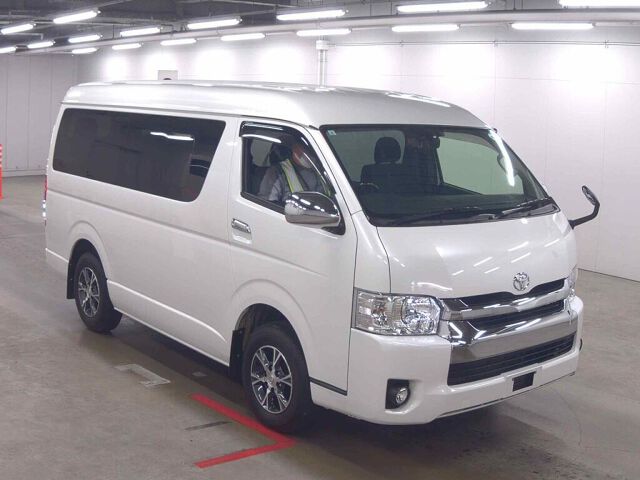 2017 Toyota Hiace GL 4WD Japan auction vehicle