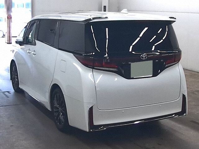 2025 Toyota Vellfire Z Premier auction photo 2