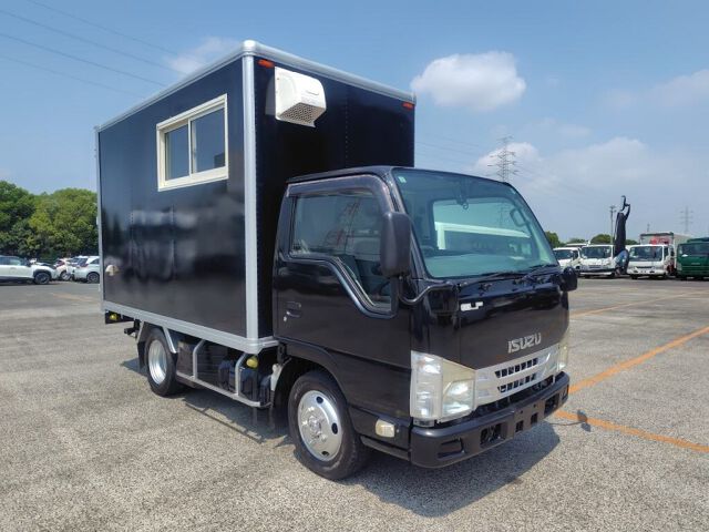 2015 Isuzu Elf キッチンカー 4WD Japan auction vehicle