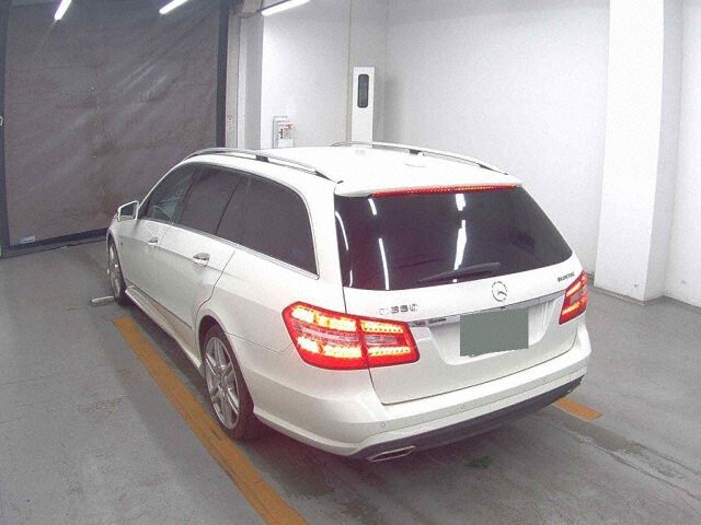 2010 Mercedes-Benz E-Class Station Wagon E350 BlueTEC AG auction photo 2