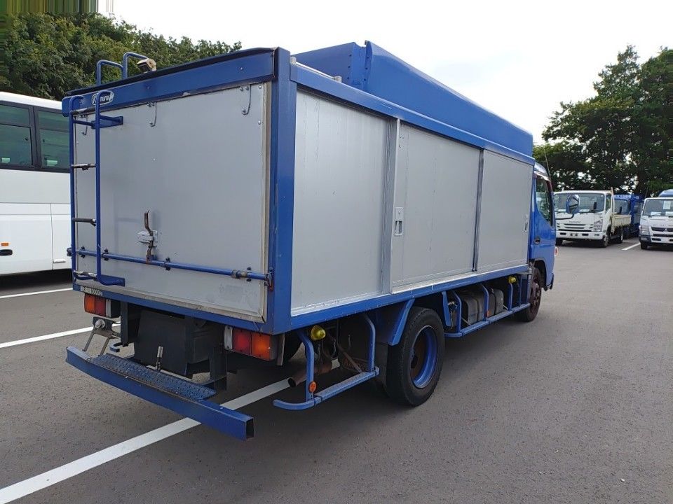 2011 Mitsubishi Fuso Canter auction photo 2