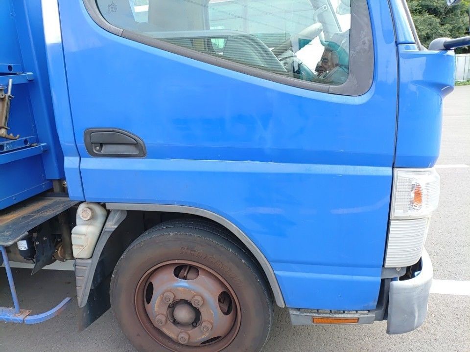 2011 Mitsubishi Fuso Canter auction photo 23