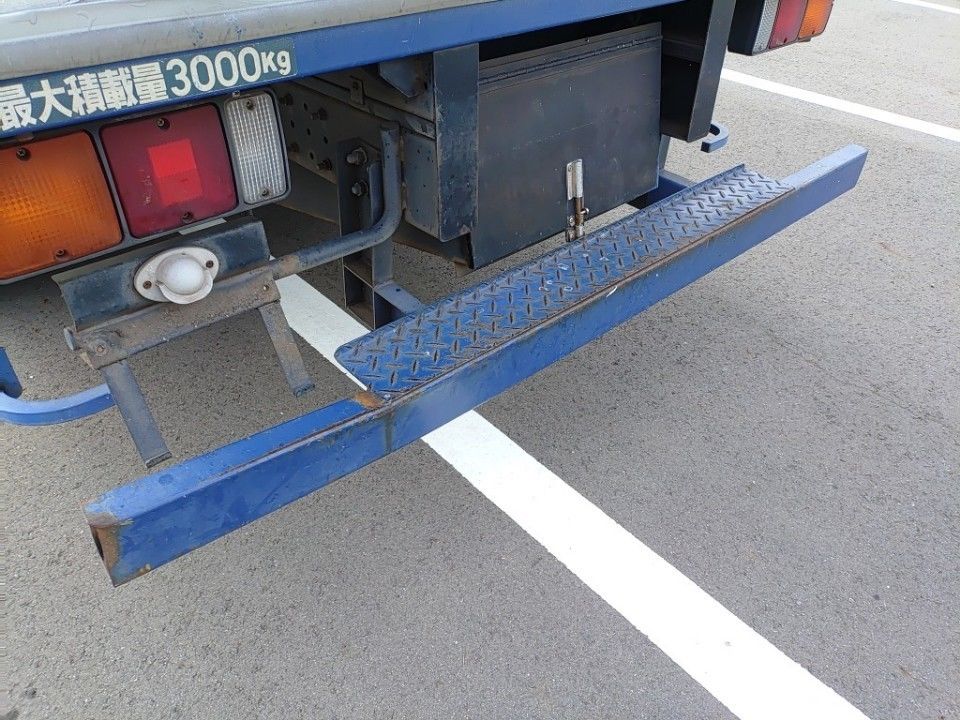 2011 Mitsubishi Fuso Canter auction photo 26