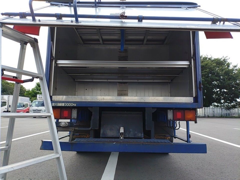 2011 Mitsubishi Fuso Canter auction photo 8