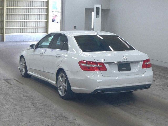 2013 Mercedes-Benz E-Class E250BエフAG RSP auction photo 2