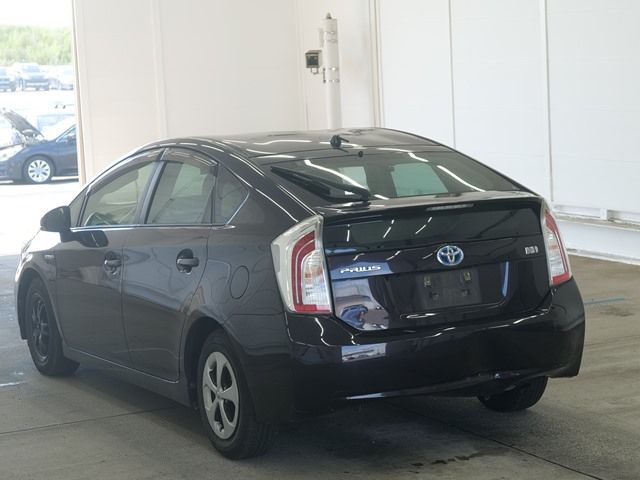 2014 Toyota Prius S auction photo 2