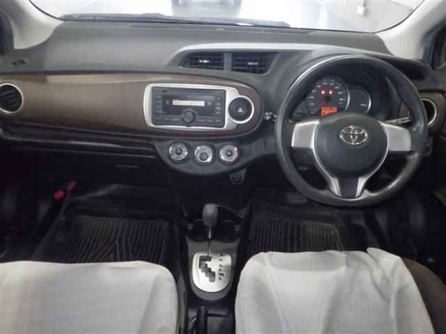 2014 Toyota Vitz Jewela auction photo 3