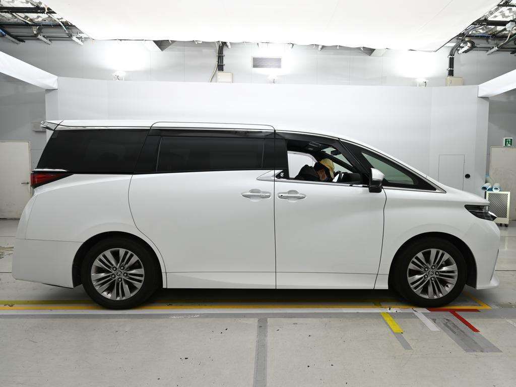 2023 Toyota Alphard Z auction photo 3