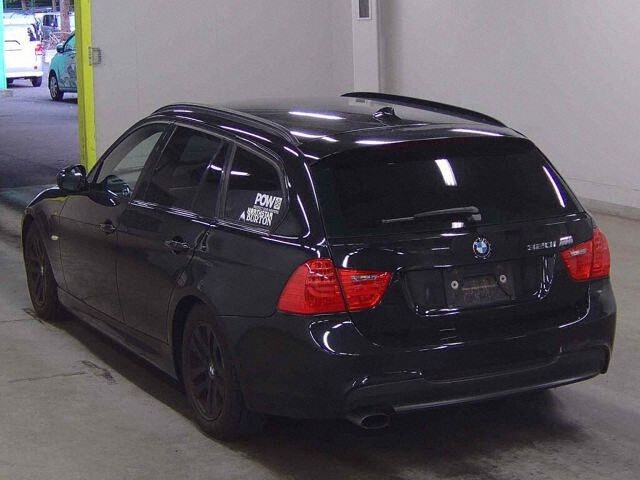 2011 BMW 3 Series auction photo 2
