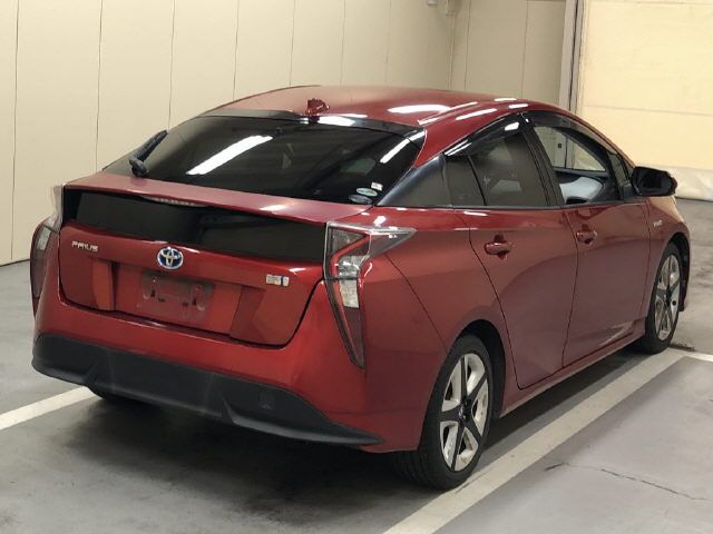 2016 Toyota Prius S Touring Selection auction photo 4