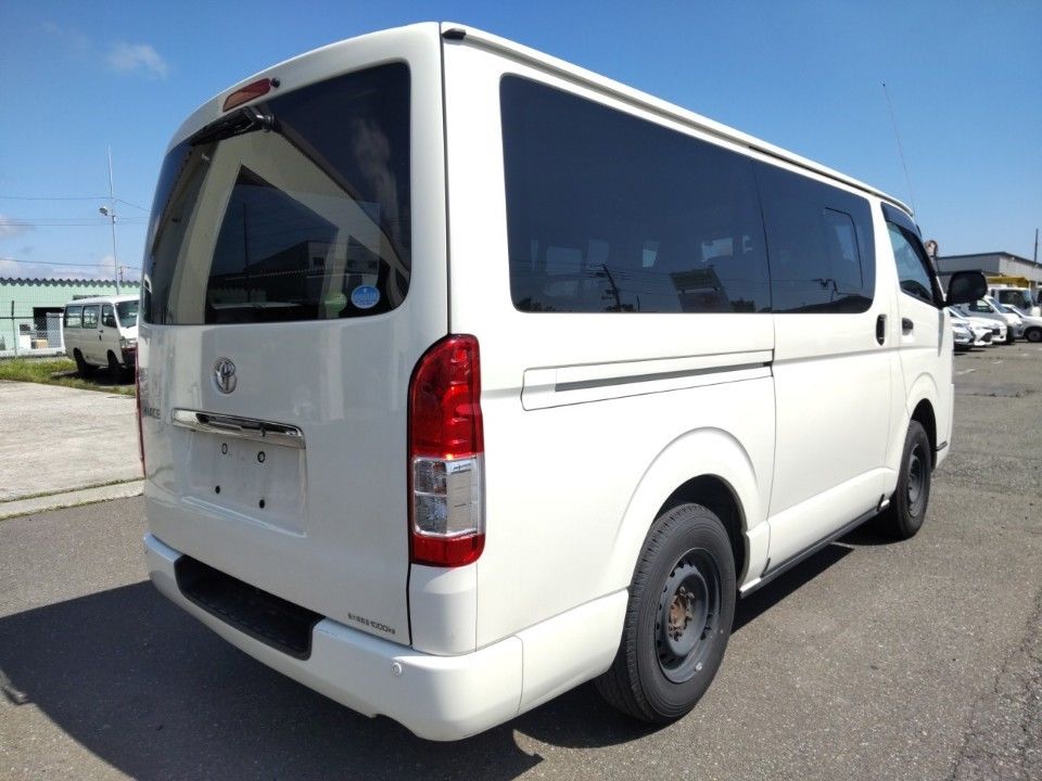 2020 Toyota ハイエース・ロング auction photo 2