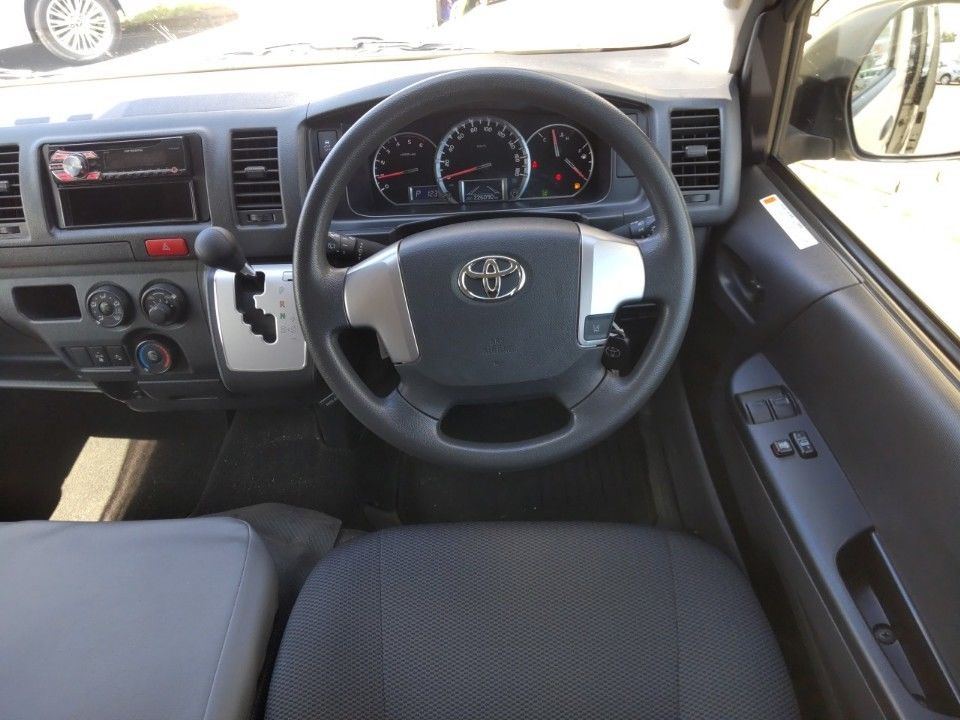2020 Toyota ハイエース・ロング auction photo 3