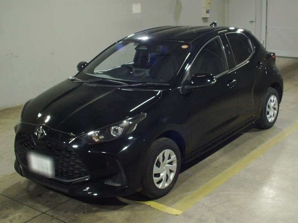 2025 Toyota Yaris G 4WD Japan auction vehicle