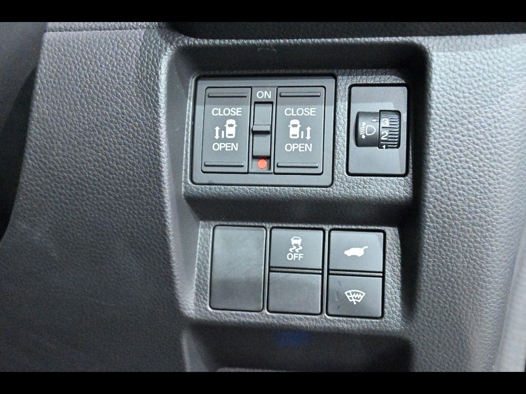 2022 Honda Stepwgn 4WD 7人 auction photo 11