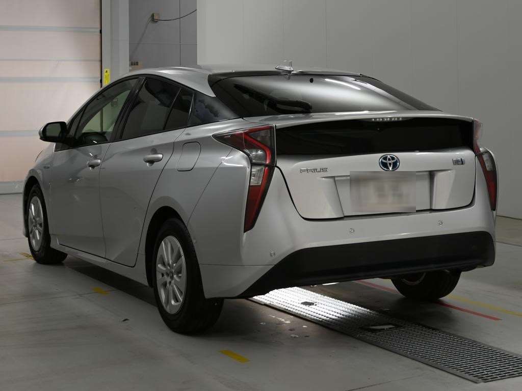 2016 Toyota Prius S Safety Plus auction photo 6