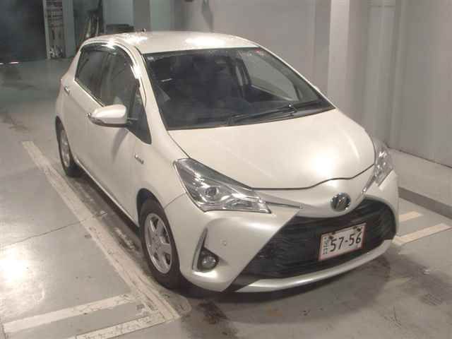 Japan Auction Vehicles 12 2018 Toyota Vitz ハイブリッドFセーフティエディ auction photo